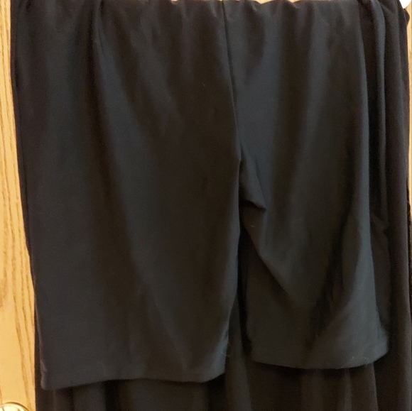 3/$30 Mid length skirt. XXL. Jacyln Smith. Black. - Picture 3 of 4
